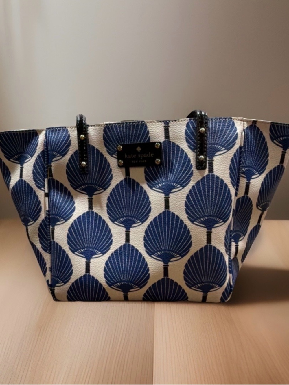 kate spade Navy and Cream Shell-Print Tote